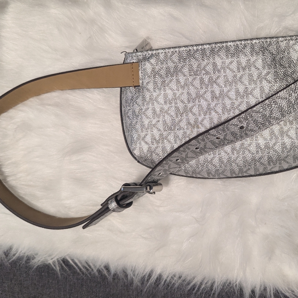 Michael Kors Silver Bag /Belt Fanny Pack - Picture 3 of 7